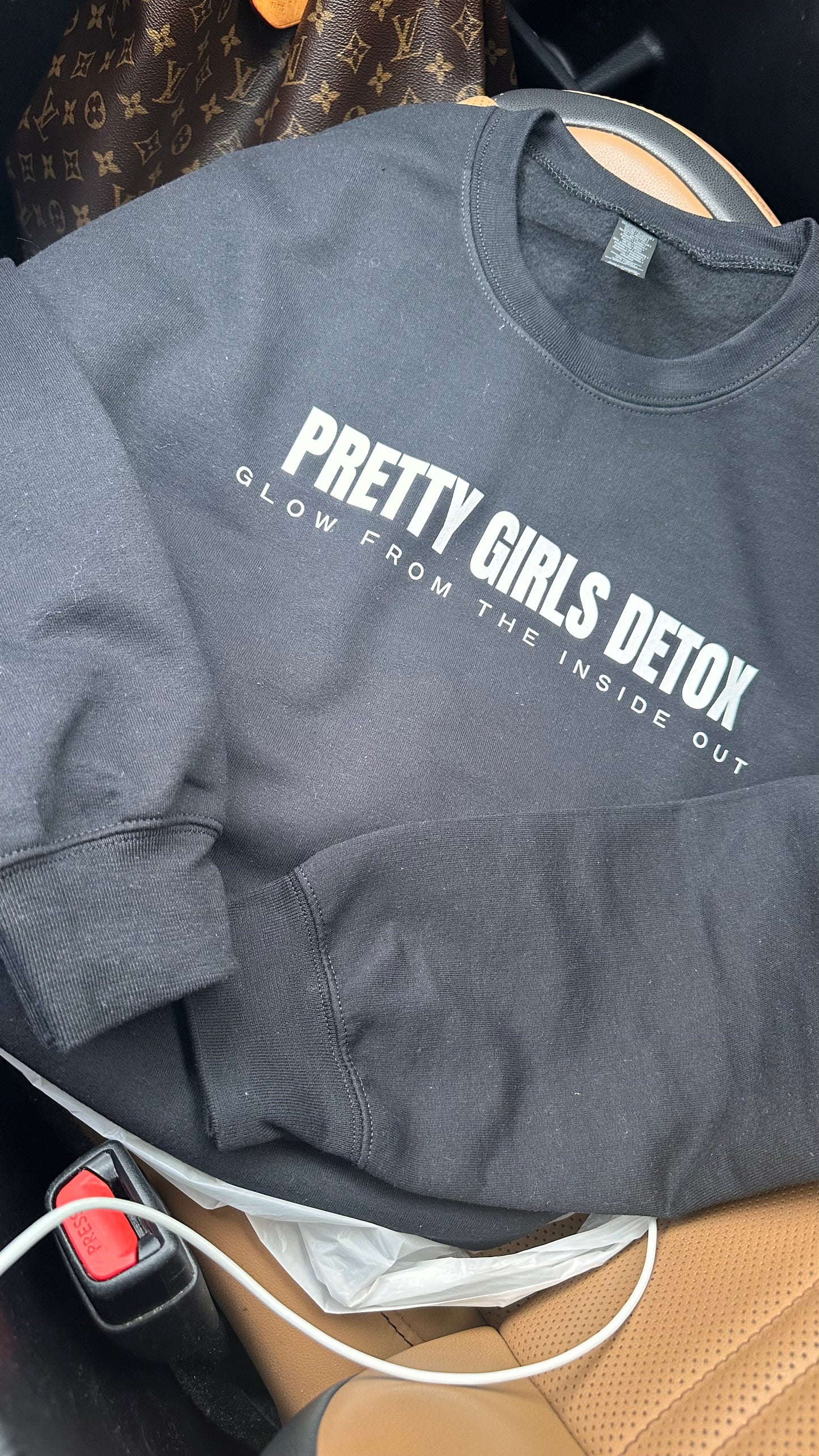 PRETTY GIRLS DETOX Statement Sweatshirt – “Glow From The Inside Out”
